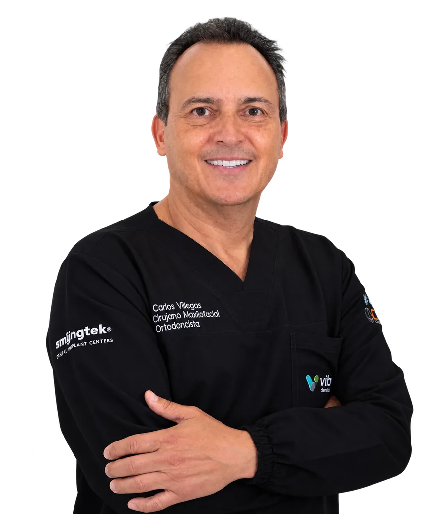Dr. Carlos Villegas Bateman, cirujano maxilofacial y ortodoncista